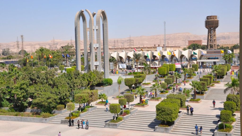 xr:d:DAEo37c_Vnw:76,j:28606639878,t:22061414